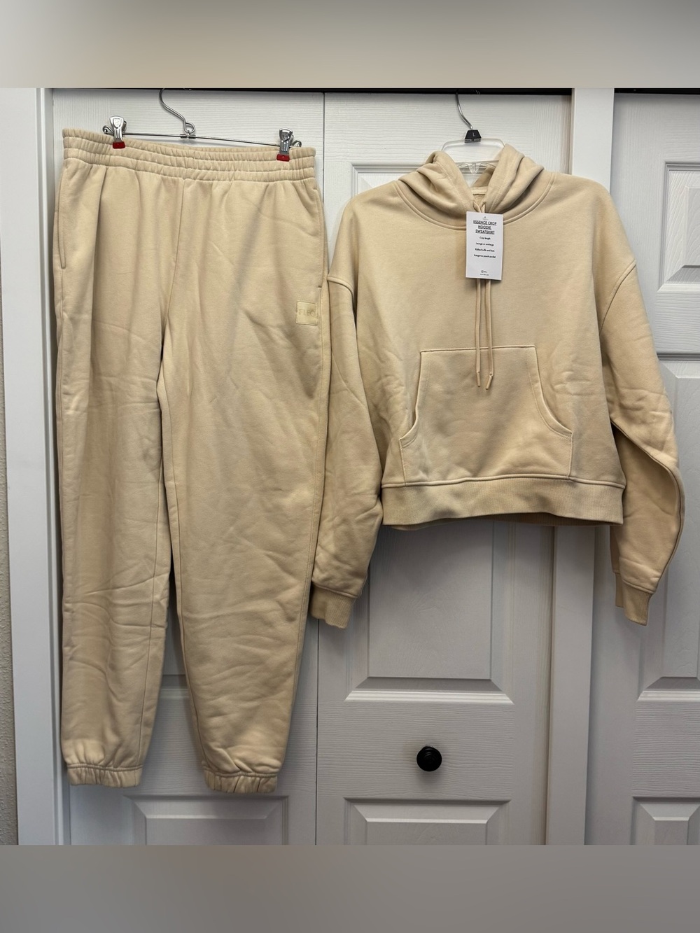Fleo Cream Cropped Hoodie & Jogger Set Womens Large NWT